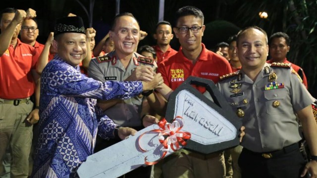 Polri memberikan penghargaan untuk Tim Jaguar (Foto: Dok. Polresta Depok)