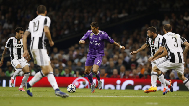 Another final goal from Ronaldo! (Foto: Reuters / Carl Recine Livepic)