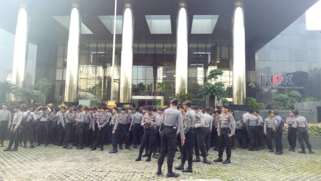 Polisi di KPK diturunkan saat Amien Rais datang (Foto: Marcia Audita/kumparan)