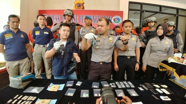 Polisi temukan ekstasi alien di Bogor (Foto: Dok. Humas Polres Bogor)