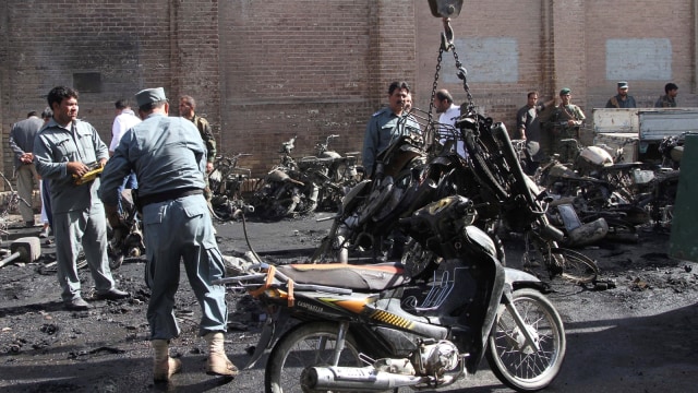 Suasana usai pengeboman di Herat Afghanistan (Foto: Reuters/Mohammad Shoib)