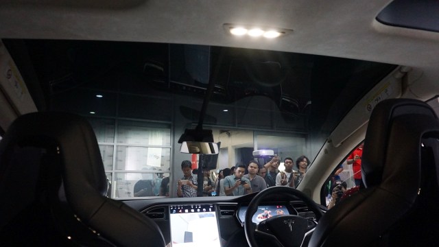 Tesla Model X (Foto: Gesit Prayogi/kumparan)