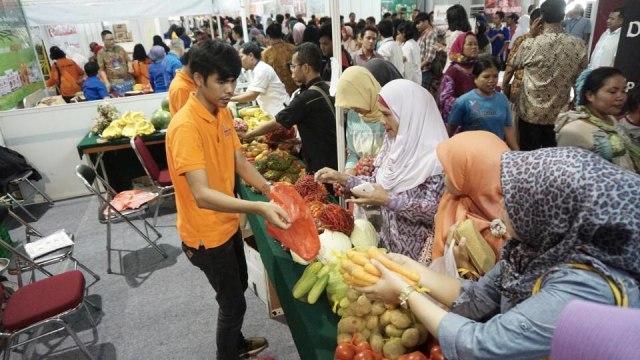 Pasar Murah di area Kementerian Perdagangan. (Foto: Aditia Noviansyah/kumparan)