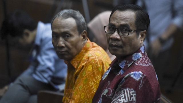 Irman dan Sugiharto di sidang korupsi e-KTP (Foto: ANTARA FOTO/Hafidz Mubarak A)