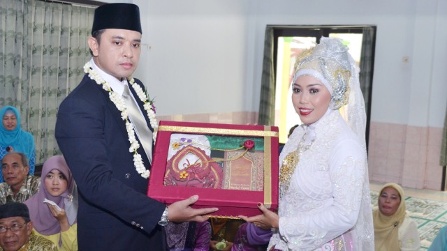 Arfan dan Lia menikah lewat proses taaruf. (Foto: Dok. Arfan Sukmana)