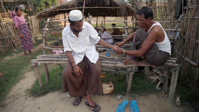 Pengungsi Rohingya di Kyaukpyu Rakhine. (Foto: REUTERS/Soe Zeya Tun)