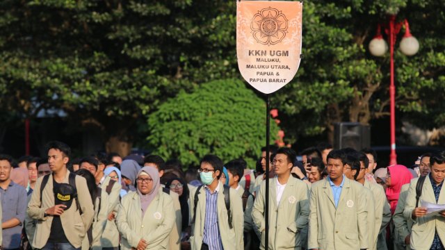 Pelepasan mahasiswa KKN UGM (Foto: Twitter @humas_jogja)