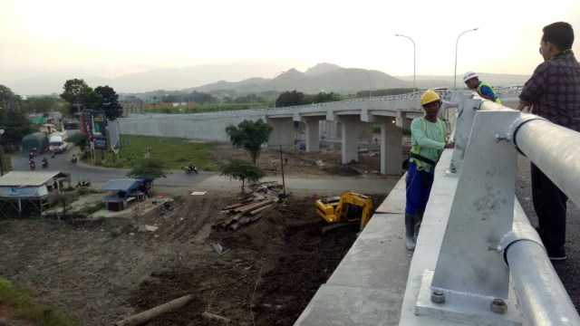 Jembatan Layang Klonengan di Tegal. (Foto: Novan Nurul Alam/kumparan)