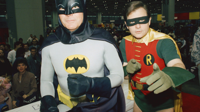 Adam West , mantan pemeran Batman. (Foto: AP Photo/Mark Elias)