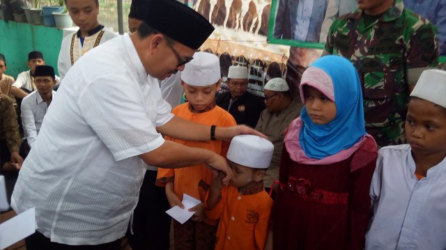 Sudirman Said buka bersama warga (Foto: Wandha Nur/kumparan)