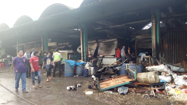 Pasca kebakaran di Pasar Kramat Jati. (Foto: Aria Pradana/kumparan)