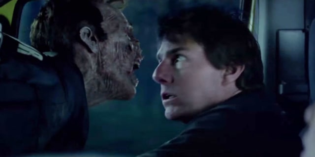 Tom Cruise dikejar zombie (Foto: Universal Pictures)