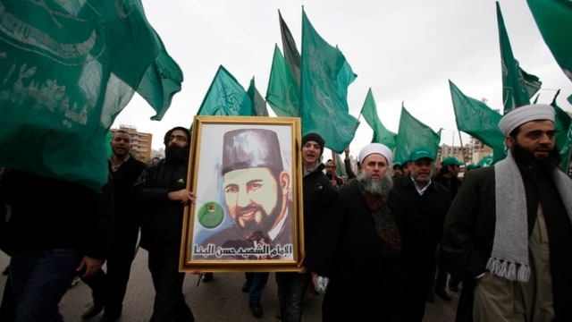 Lukisan Hasan al-Banna, pendiri Ikhwanul Muslimin. (Foto: Reuters)