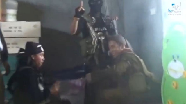 Militan di Marawi, Filipina (Foto: Social Media Website via Reuters TV)