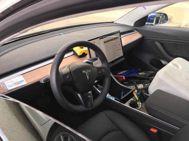 Interior Tesla Model 3 (Foto: Reddit)