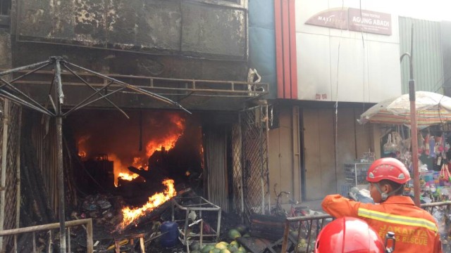 Kebakaran di Pasar Kebayoran Lama (Foto: Aria Pradana/kumparan)