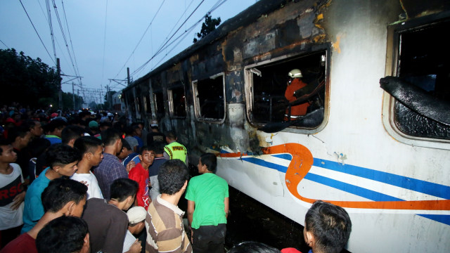 Kecelakaan kereta dengan mobil (Foto: Antara/Rivan Awal Lingga)