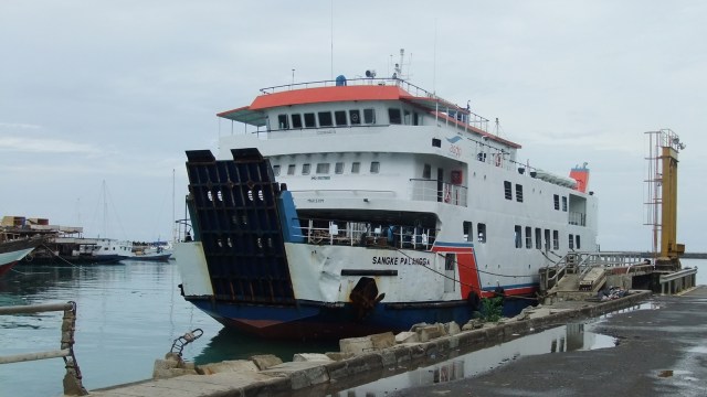 Kapal Ferry (Foto: Wikimedia Commons)