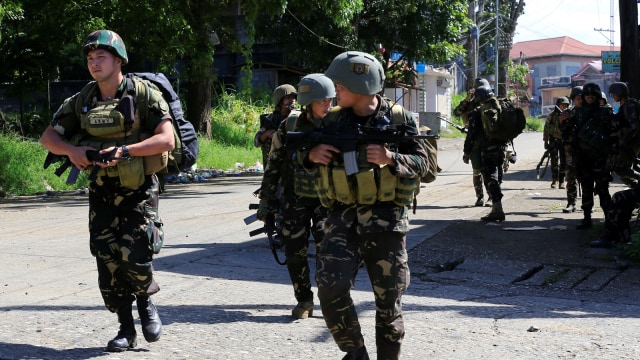 Tentara Filipina di Marawi (Foto: Reuters/Romeo Ranoco)