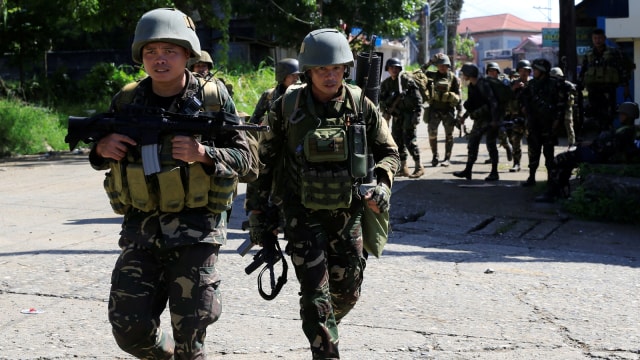 Tentara Filipina di Marawi (Foto: Reuters/Romeo Ranoco)