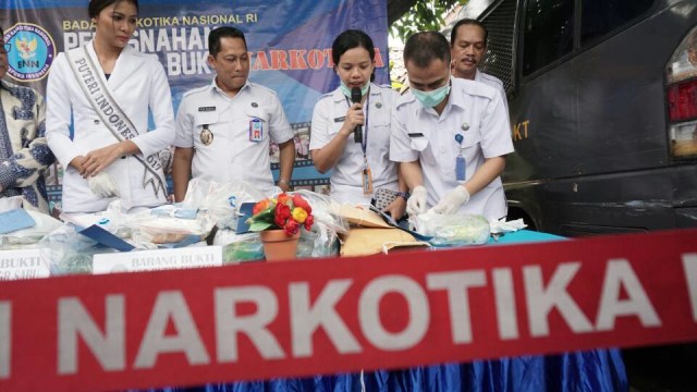 Pemusnahan barang bukti narkoba oleh BNN (Foto: Aditia Noviansyah/kumparan)