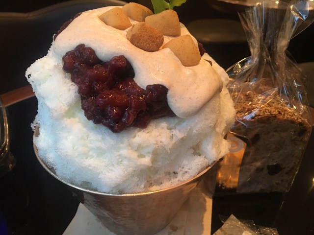 Bingsu, bagai gunugn es lezat yang siap lahap! (Foto: Dok. Pribadi)