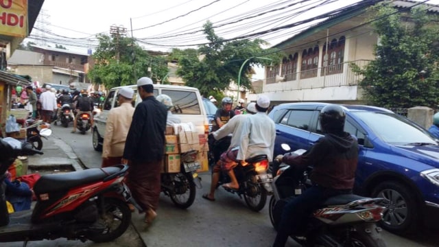 Buka Puasa Bersama di Masjid Al Hawi Condet (Foto: Diah Harni/kumparan)