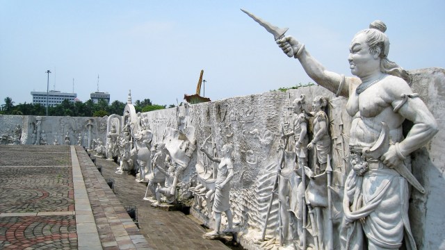 Relief Majapahit di Monas (Foto: Wikimedia Commons)