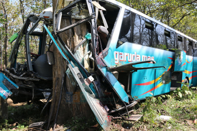 Kecelakaan Bus Garuda Mas di Blora, Keluarga Korban Menangis Histeris Hingga Pingsan