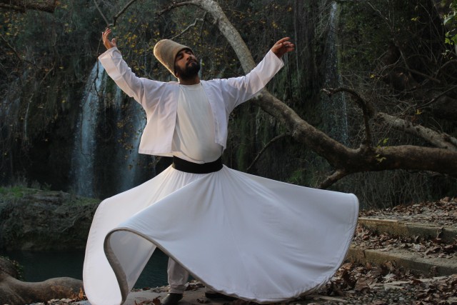 Ilustrasi Tarian Sufi (Foto: Thinkstock)