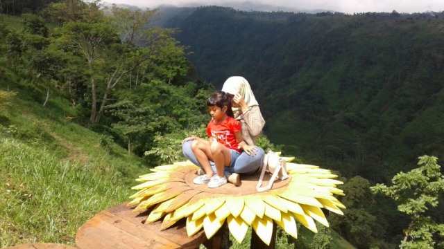 Serunya Berwisata Di Madakaripura Forest Park