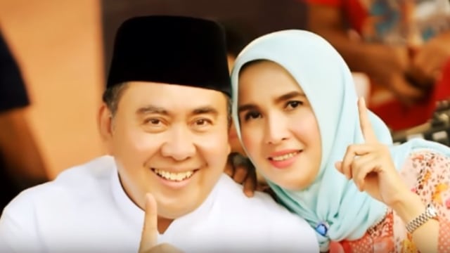 Ridwan Mukti dan istrinya (Foto: Youtube Ade Gingsul)