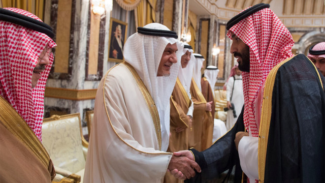 Mohammed bin Salman  bersama anggota kerajaan (Foto: Reuters)