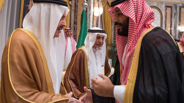 Mohammed bin Salman  bersama anggota kerajaan (Foto: Reuters)
