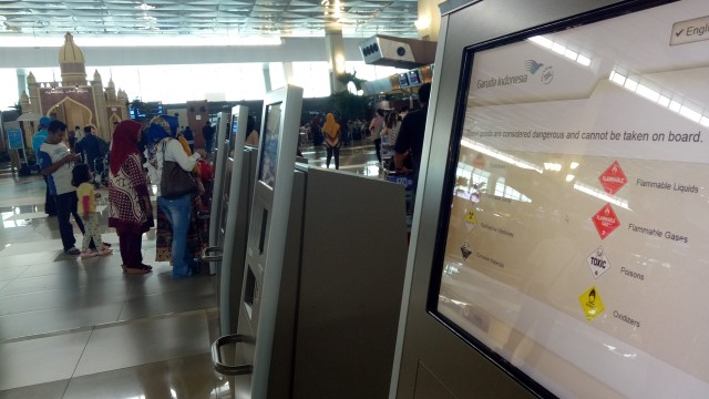 Self Check In Bandara Soetta (Foto: Amanaturrosyidah/kumparan)