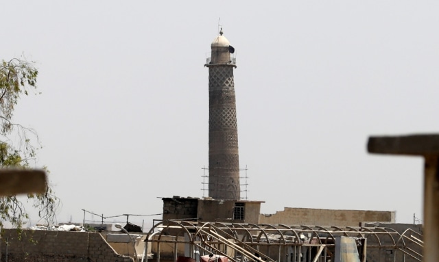 Menara Masjid al-Nuri di Iraq sebelum dibom (Foto:  REUTERS/Erik De Castro)