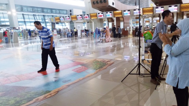 Foto gratis di Bandara Soekarno Hatta (Foto: Amanaturrosyidah/kumparan)