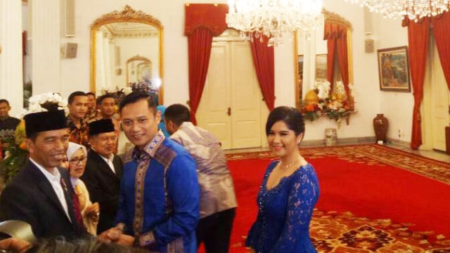 Jokowi dan Agus saat open house di Istana. (Foto: Nicha Muslimawati/kumparan)