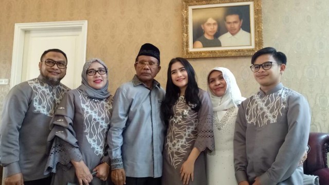 Open house Lebaran di rumah Prilly Latuconsina