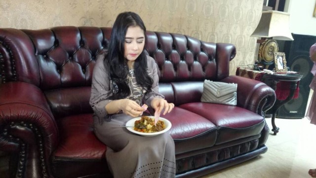 Open house Lebaran di rumah Prilly Latuconsina. (Foto: Caroline Pramantie/kumparan)