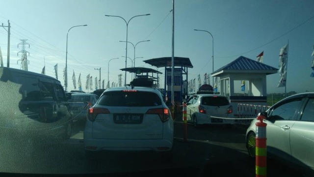 Gerbang Tol Kaligangsa (Foto: Aditia Noviansyah/kumparan)