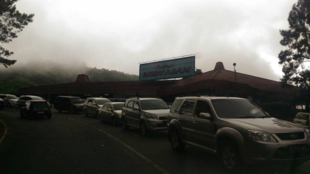 Macet di Puncak.  (Foto: Reza Fachrudin/warga)