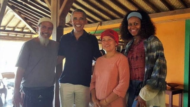 Barack dan Michelle Obama di Warung Bumi (Foto: Dok. Iskandar Wowuruntu)