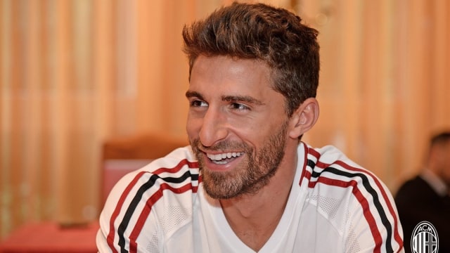 Borini tengah menjalani tes medis bersama Milan. (Foto: AC MIlan)