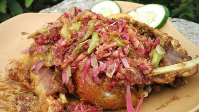 Ayam geprek kecombrang (Foto: Instagram bumilangit.official)