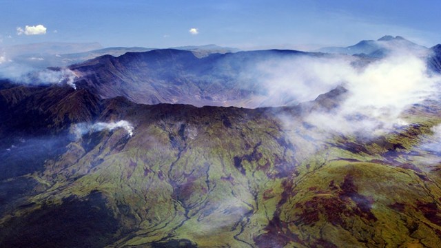 Fakta Geologis Menarik Gunung Tambora (45910)