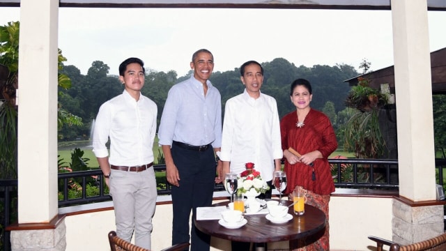 Foto bersama keluarga Jokowi dan Obama (Foto: Dok. Laily Rachev - Biro Pers Setpres)