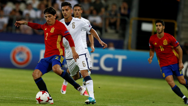 Bellerin (2) kala menghadapi Italia di Euro U-21. (Foto: Kacper Pempel/Reuters)