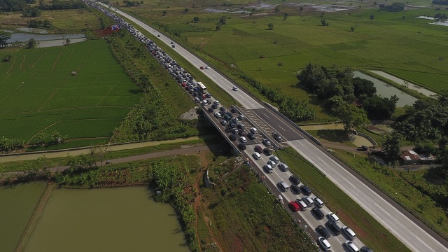 Arus Balik Mudik di  Tol Cipali (Foto:  ANTARA FOTO/Wahyu Putro A)