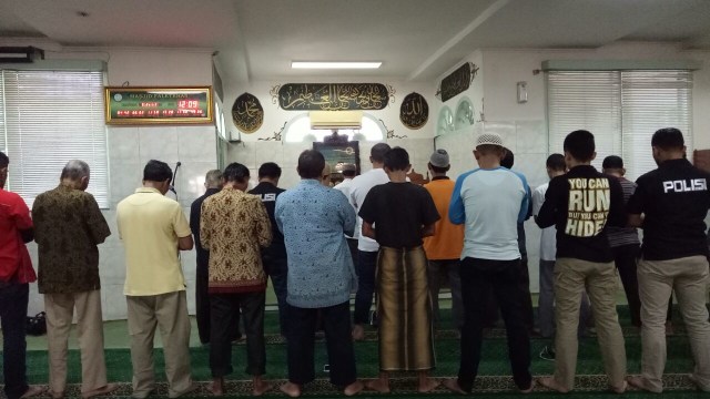 Masjid Falatehan seusai penikaman anggota Brimob (Foto: Kevin Kurnianto/kumparan)